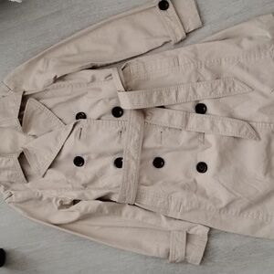 Classic Tan Double-Breasted Women's Trench Coat